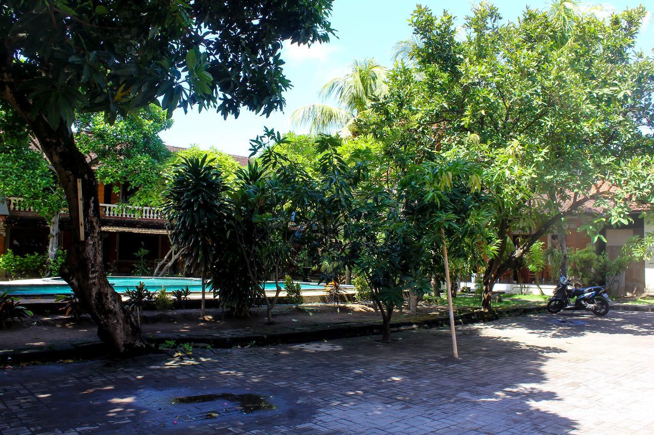 Budhi Beach Inn Kuta Lombok Zewnętrze zdjęcie