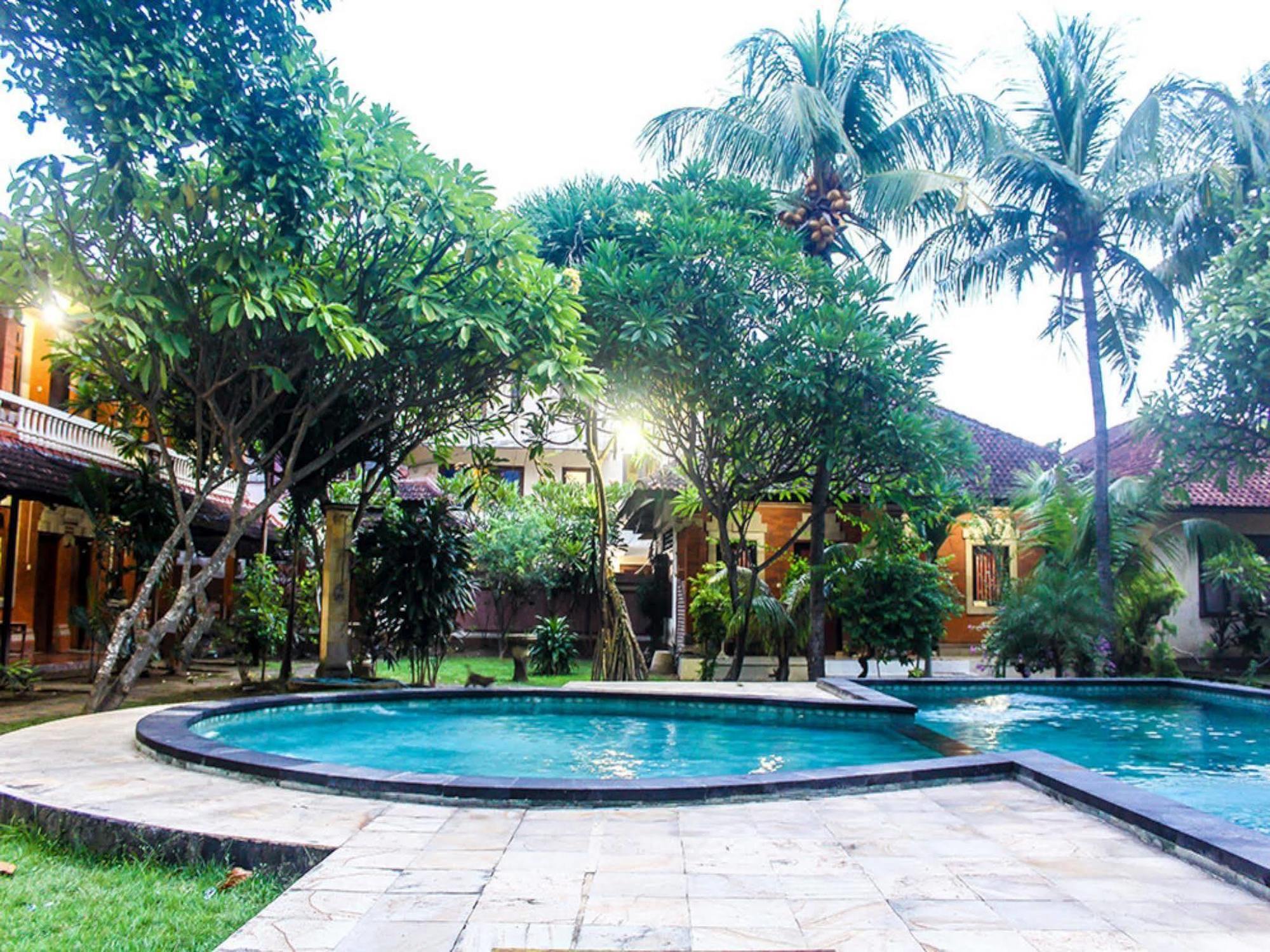 Budhi Beach Inn Kuta Lombok Zewnętrze zdjęcie