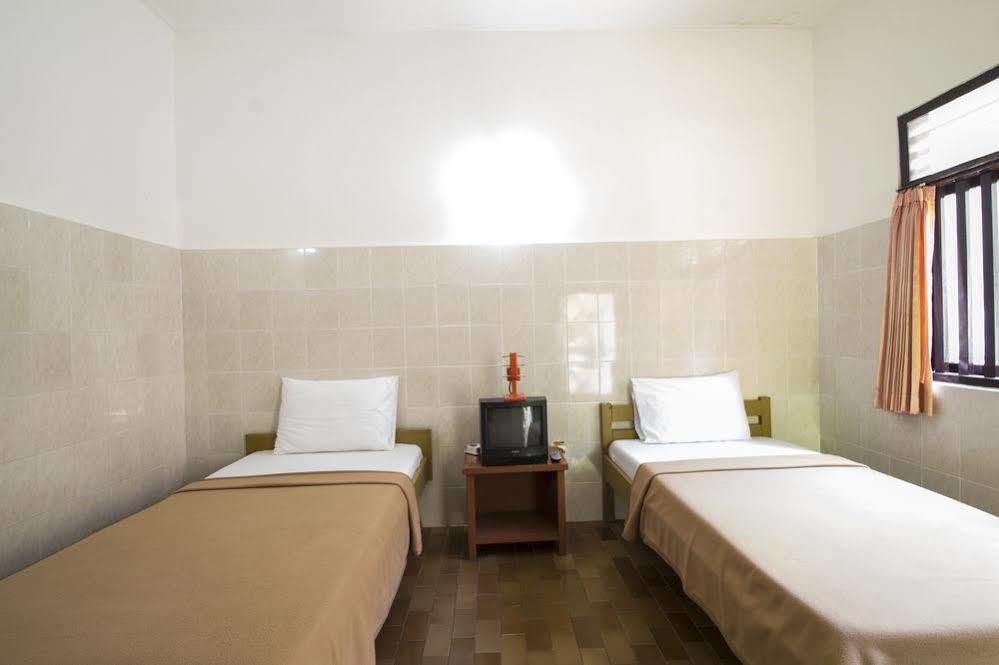 Budhi Beach Inn Kuta Lombok Zewnętrze zdjęcie